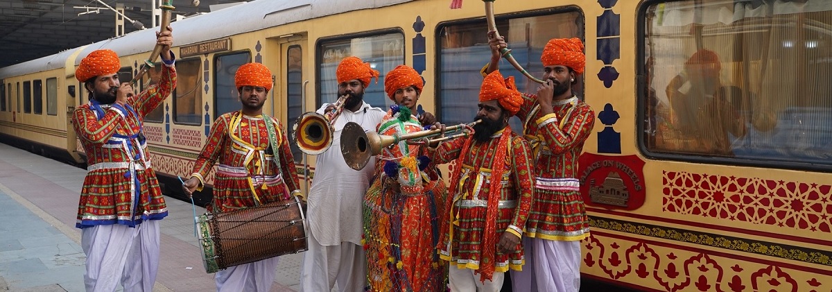 Cultural Extravaganza Onboard with Palace on Wheels